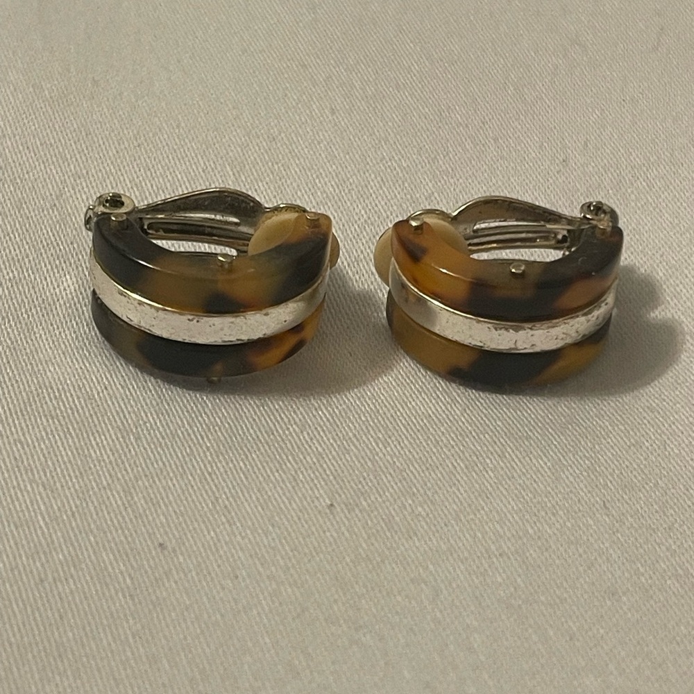 Ralph Lauren Elegant Tortoiseshell Clip-On Earrings - Picture 1 of 2